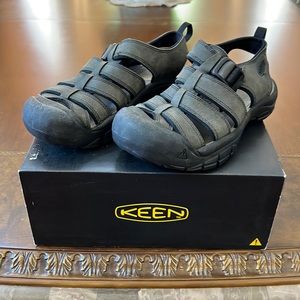 KEEN womens shoes